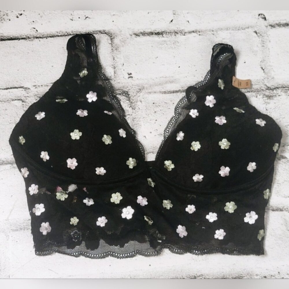 PINK Victoria’s Secret Daisy Embroidered Lace Bralette NWT Small